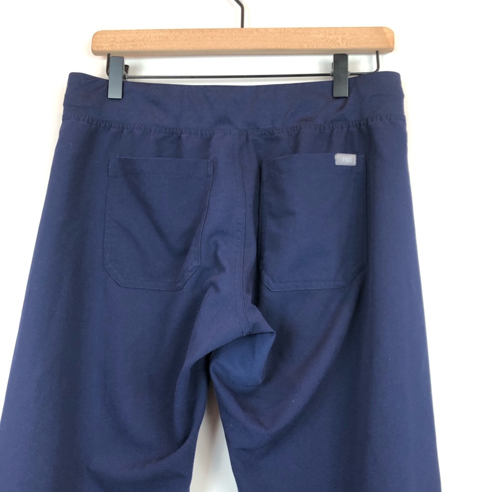FIGS Casma Top Livingston Bottom Scrub Set Medical - Picture 10 of 15